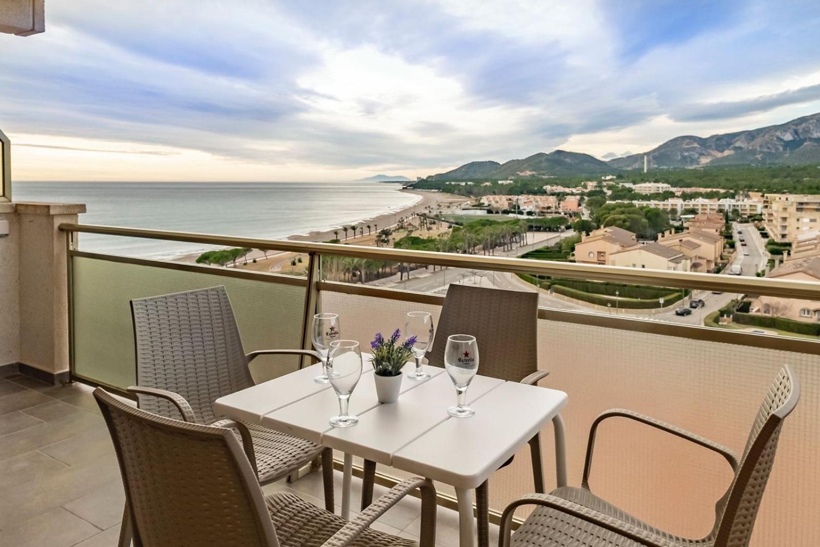 Apartamento con terraza, vistas playa y montaña Hospitalet De L'Infant Exterior foto