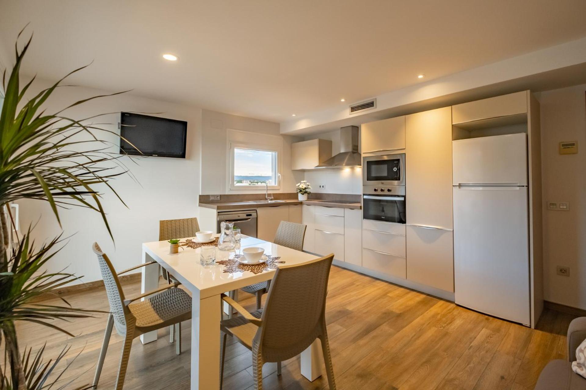 Apartamento con terraza, vistas playa y montaña Hospitalet De L'Infant Exterior foto