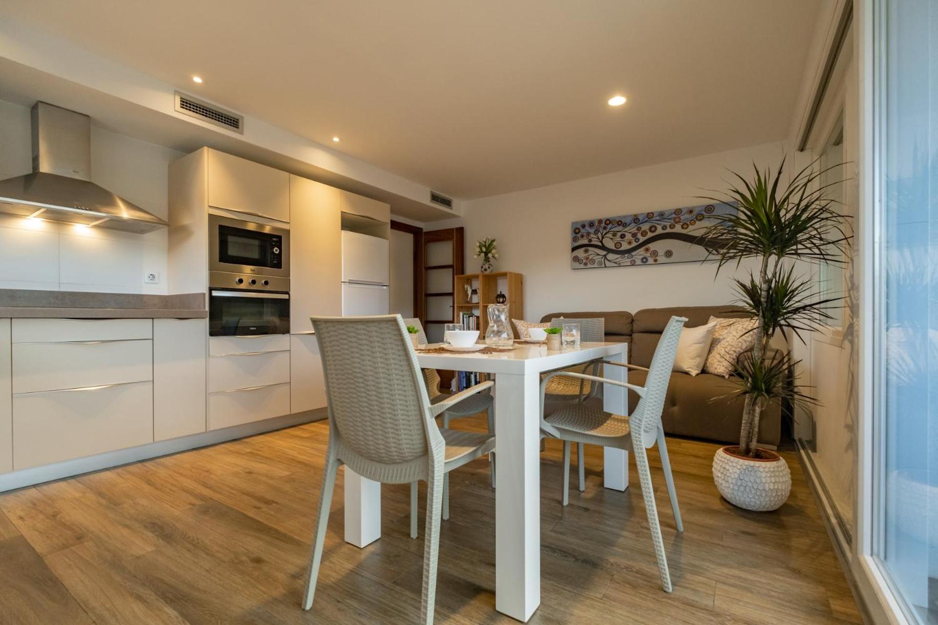Apartamento con terraza, vistas playa y montaña Hospitalet De L'Infant Exterior foto
