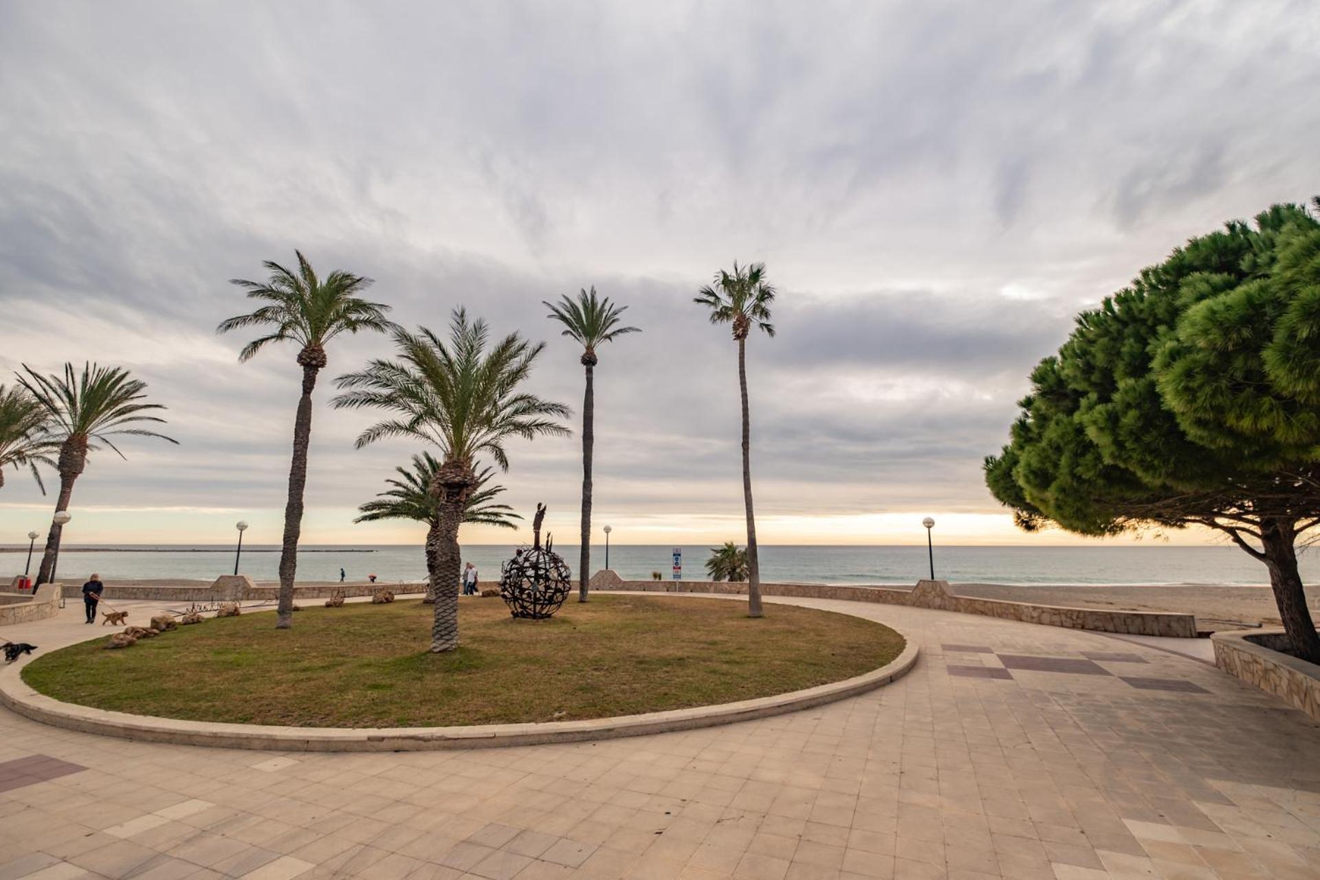 Apartamento con terraza, vistas playa y montaña Hospitalet De L'Infant Exterior foto