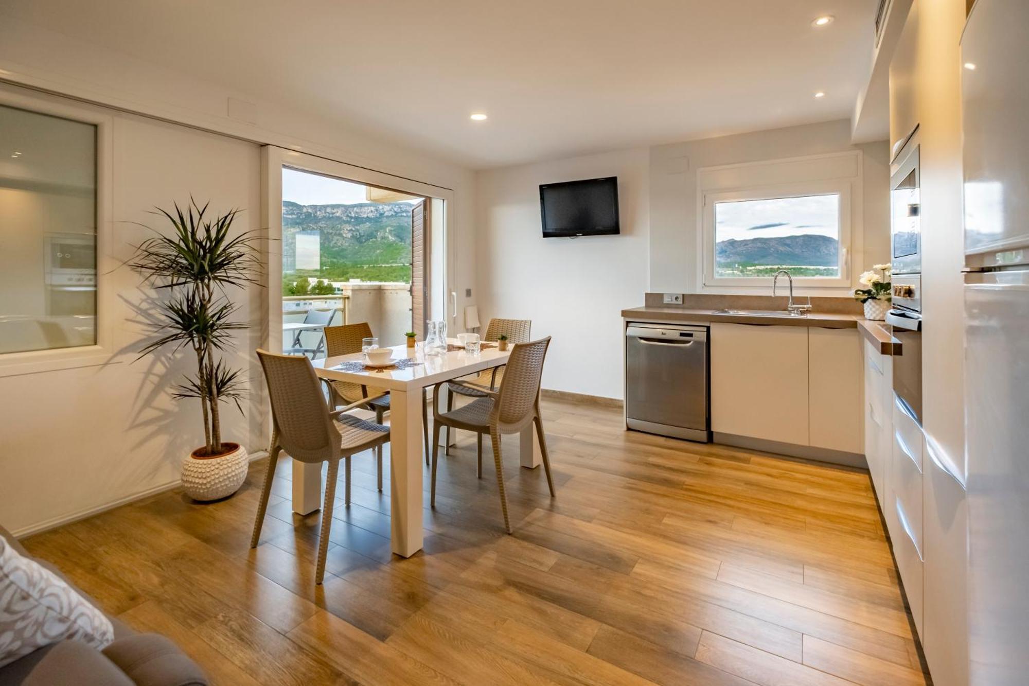 Apartamento con terraza, vistas playa y montaña Hospitalet De L'Infant Exterior foto